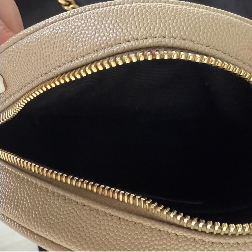 Yves Saint Laurent Beige Quilted Leather Crossbody Bag - Picture 8 of 9